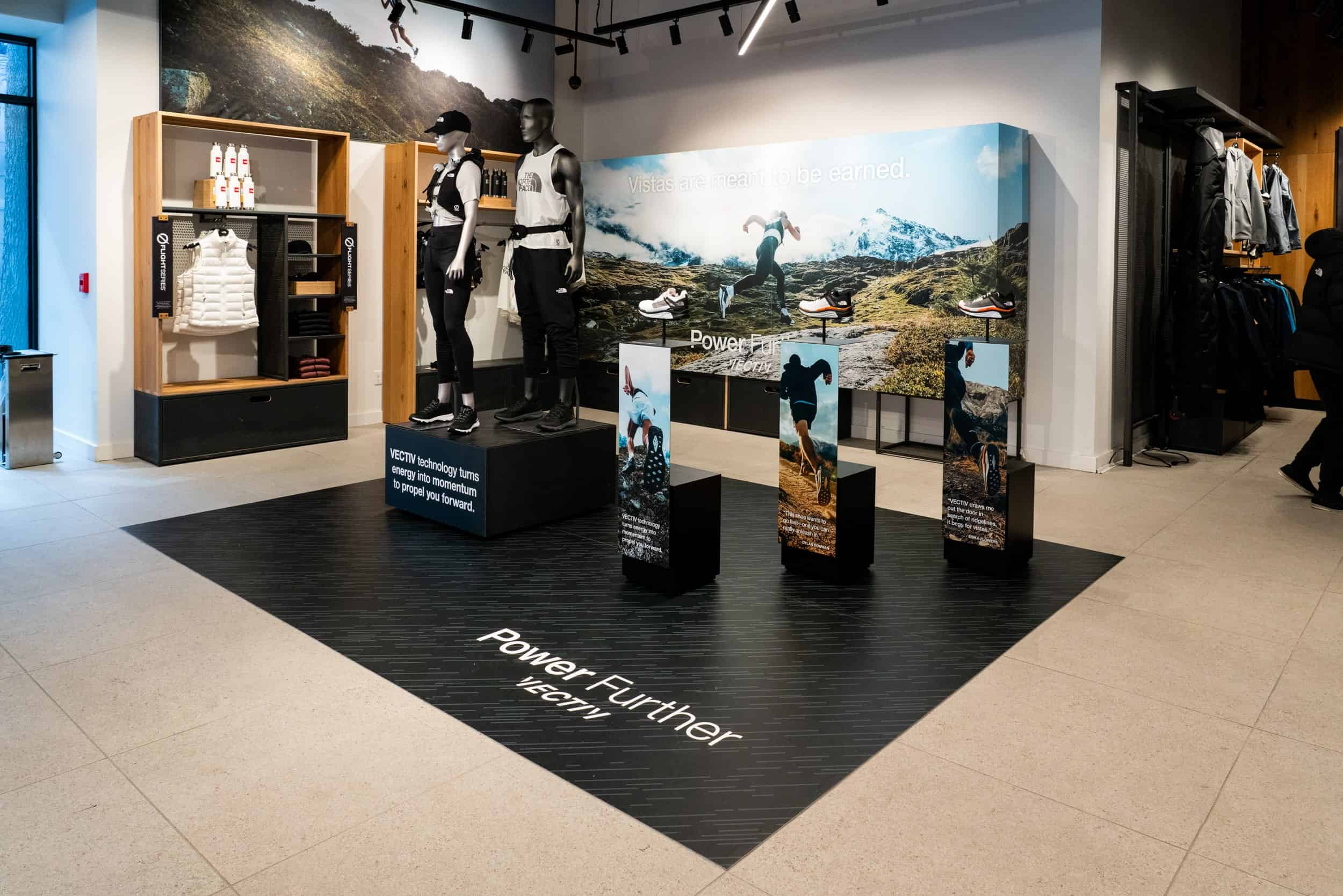 the-north-face-pike-seattle-vectiv-power-further-retail-displays-pedestals-riser